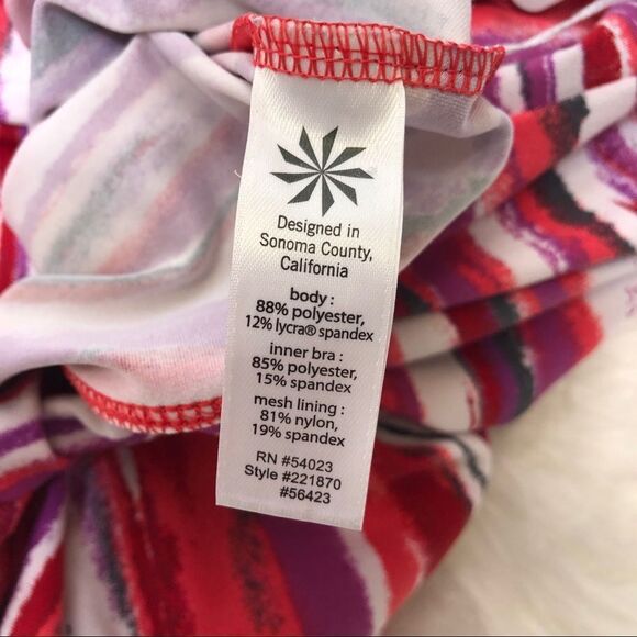 Athleta Top Size Large Vibrant Colors Built in Bra - Picture 13 of 13